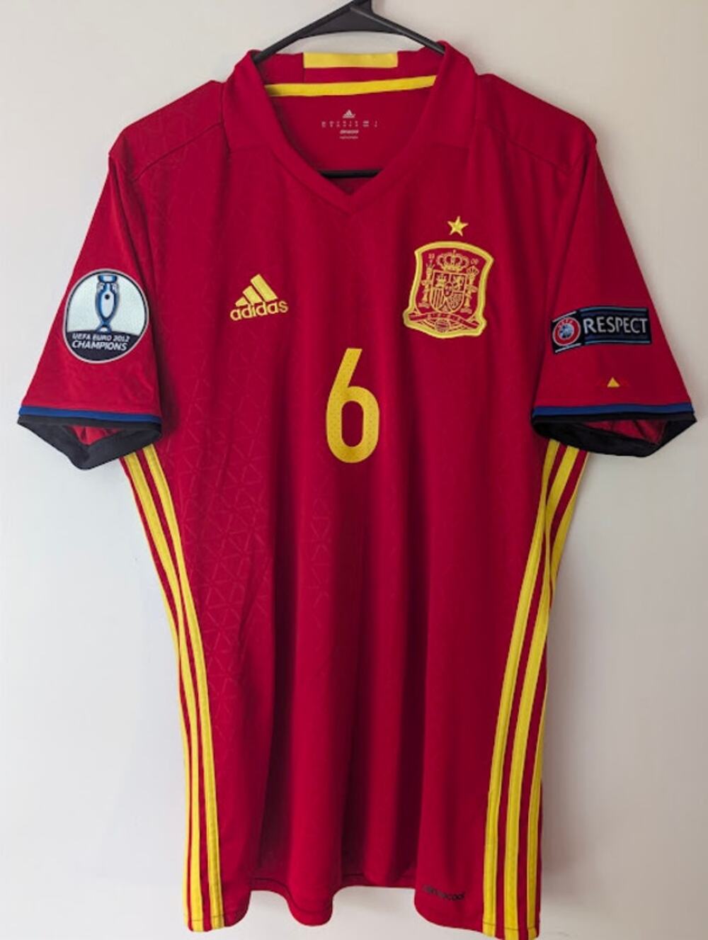 Spain Iniesta 6 Vintage Jersey Medium